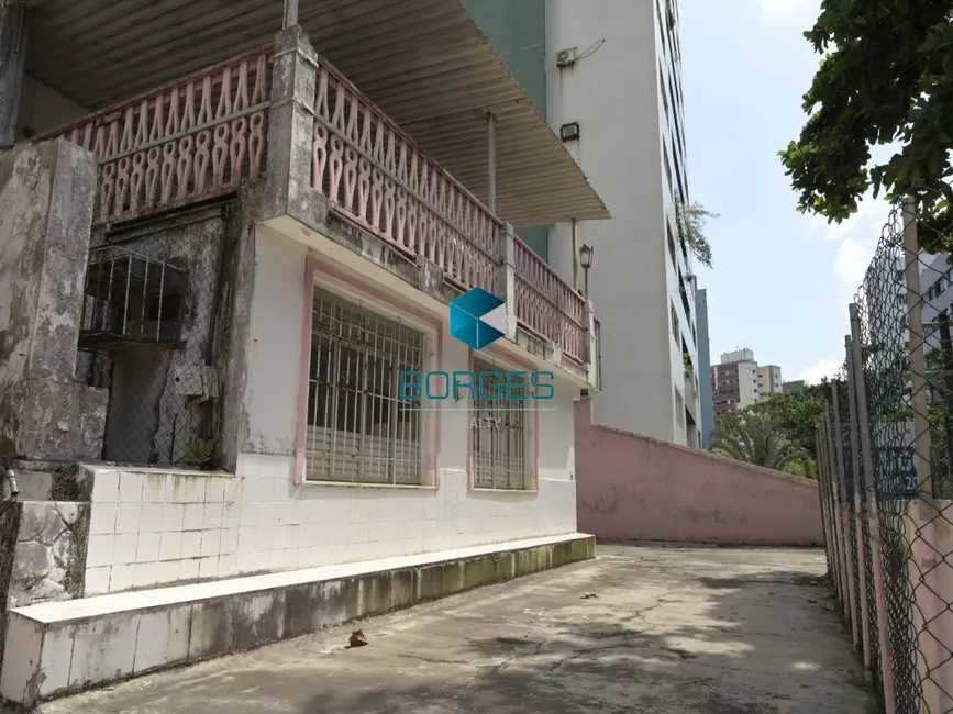 Casa com 8 quartos à venda e para alugar, 670m2 em Pituba, Salvador - BA - imagem 8 Foto 8 de Casa com 8 quartos à venda e para alugar, 670m2 em Pituba, Salvador - BA