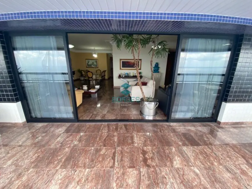 Apartamento com 4 quartos à venda, 290m2 em Vitória, Salvador - BA - imagem 7 Foto 7 de Apartamento com 4 quartos à venda, 290m2 em Vitória, Salvador - BA