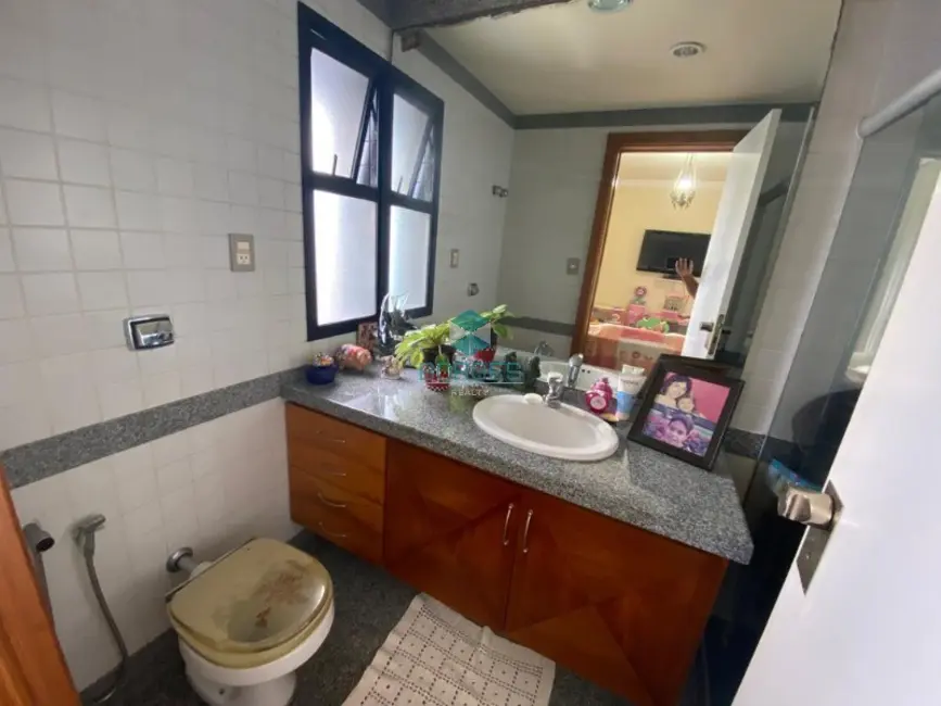 Apartamento com 4 quartos à venda, 290m2 em Vitória, Salvador - BA - imagem 9 Foto 9 de Apartamento com 4 quartos à venda, 290m2 em Vitória, Salvador - BA