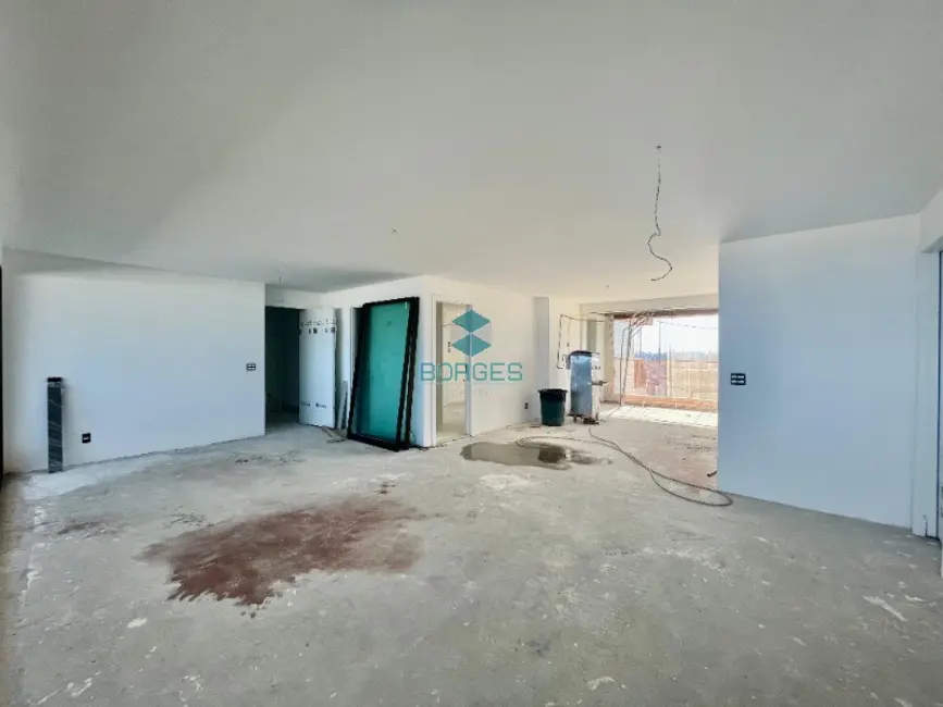 Apartamento com 4 quartos à venda, 210m2 em Caminho das Árvores, Salvador - BA - imagem 4 Foto 4 de Apartamento com 4 quartos à venda, 210m2 em Caminho das Árvores, Salvador - BA