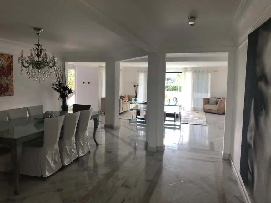 Casa de Condomínio com 5 quartos à venda, 1300m2 em Lauro De Freitas - BA - imagem 8 Foto 8 de Casa de Condomínio com 5 quartos à venda, 1300m2 em Lauro De Freitas - BA