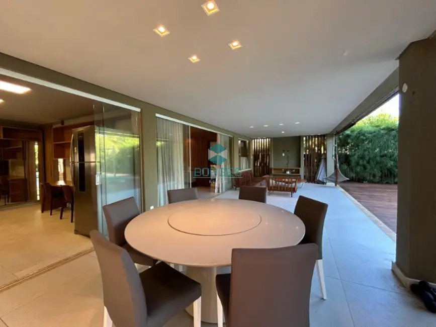 Foto 1 de Casa de Condomínio com 5 quartos à venda e para alugar, 355m2 em Camacari - BA