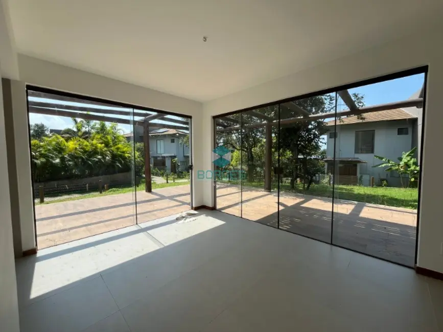 Foto 1 de Casa de Condomínio com 3 quartos à venda, 136m2 em Mata De Sao Joao - BA