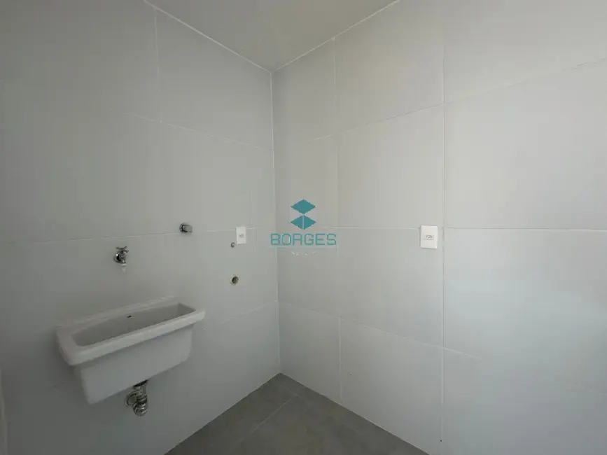 Foto 9 de Apartamento com 3 quartos à venda, 77m2 em Camacari - BA