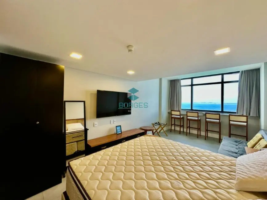 Apartamento com 1 quarto para alugar, 32m2 em Vitória, Salvador - BA - imagem 3 Foto 3 de Apartamento com 1 quarto para alugar, 32m2 em Vitória, Salvador - BA