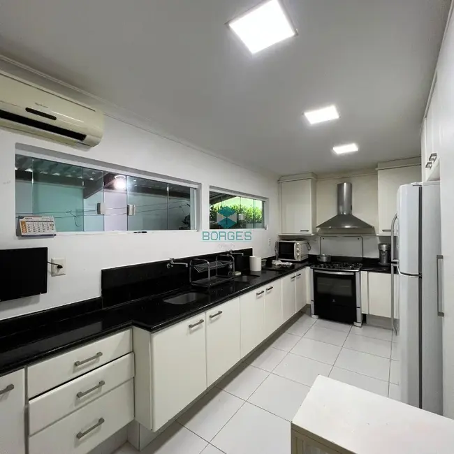 Foto 9 de Casa de Condomínio com 5 quartos à venda em Camacari - BA