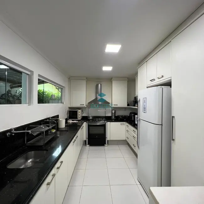 Foto 8 de Casa de Condomínio com 5 quartos à venda em Camacari - BA