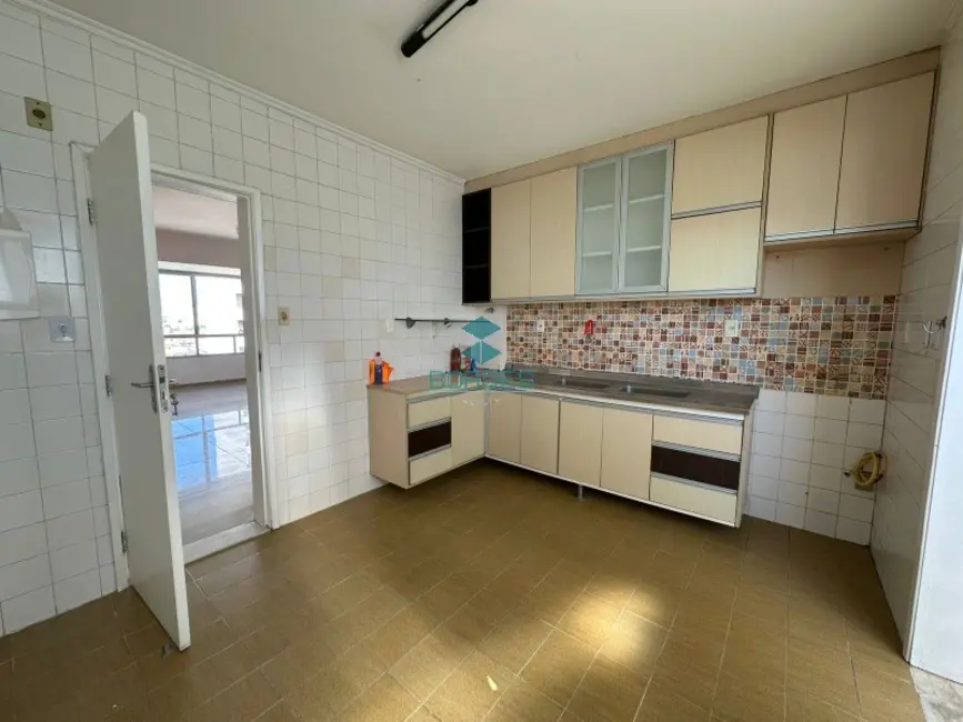 Apartamento com 4 quartos à venda, 211m2 em Jardim Apipema, Salvador - BA - imagem 8 Foto 8 de Apartamento com 4 quartos à venda, 211m2 em Jardim Apipema, Salvador - BA