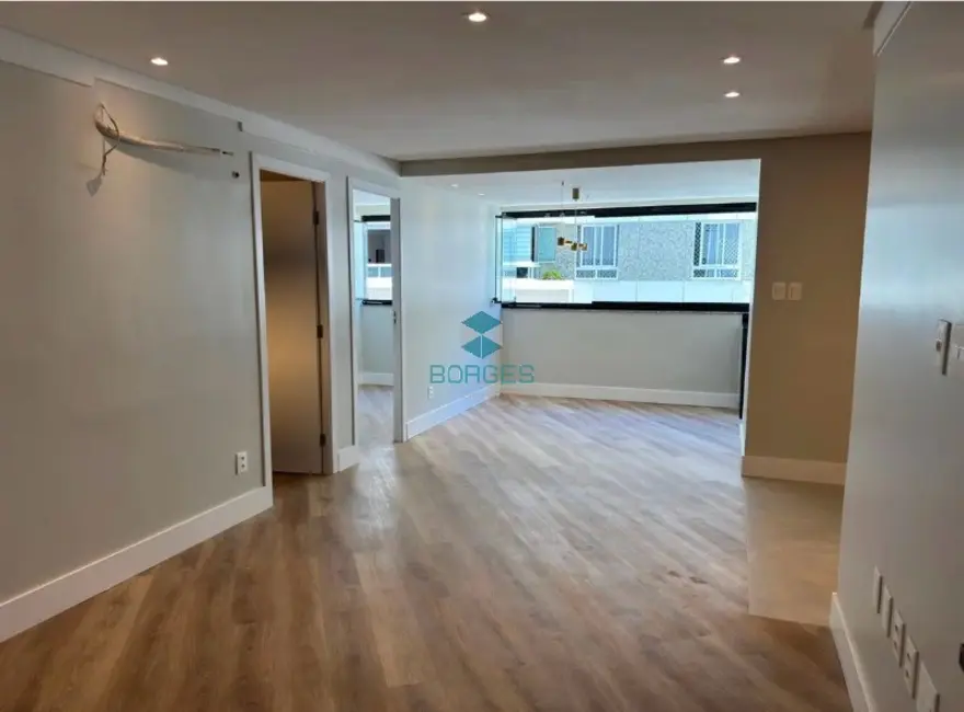 Apartamento com 2 quartos à venda, 68m2 em Alphaville I, Salvador - BA - imagem 4 Foto 4 de Apartamento com 2 quartos à venda, 68m2 em Alphaville I, Salvador - BA