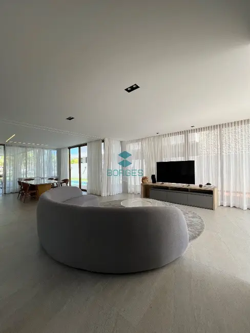 Foto 5 de Casa de Condomínio com 6 quartos à venda, 381m2 em Camacari - BA