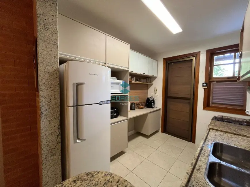 Apartamento com 2 quartos para alugar, 111m2 em Mata De Sao Joao - BA - imagem 4 Foto 4 de Apartamento com 2 quartos para alugar, 111m2 em Mata De Sao Joao - BA
