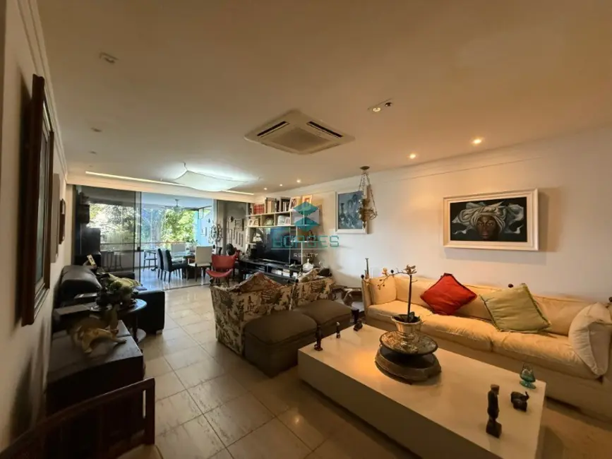 Apartamento com 3 quartos à venda, 140m2 em Barra, Salvador - BA - imagem 5 Foto 5 de Apartamento com 3 quartos à venda, 140m2 em Barra, Salvador - BA