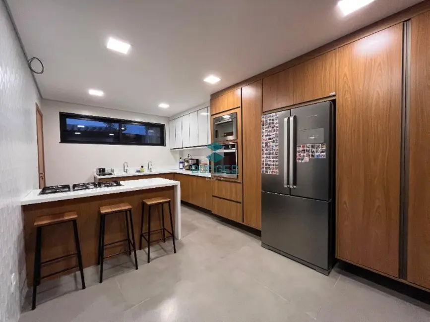 Foto 3 de Casa de Condomínio com 4 quartos à venda, 260m2 em Camacari - BA