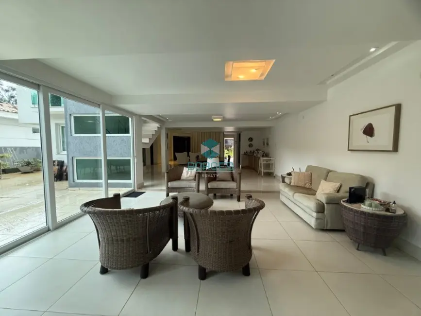 Casa de Condomínio com 4 quartos à venda, 355m2 em Alphaville I, Salvador - BA - imagem 6 Foto 6 de Casa de Condomínio com 4 quartos à venda, 355m2 em Alphaville I, Salvador - BA