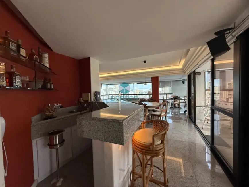 Apartamento com 4 quartos à venda, 430m2 em Graça, Salvador - BA - imagem 9 Foto 9 de Apartamento com 4 quartos à venda, 430m2 em Graça, Salvador - BA