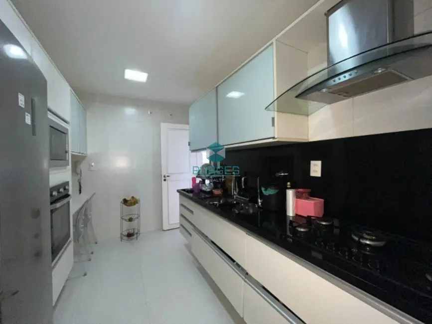 Apartamento com 4 quartos à venda, 159m2 em Itaigara, Salvador - BA - imagem 8 Foto 8 de Apartamento com 4 quartos à venda, 159m2 em Itaigara, Salvador - BA