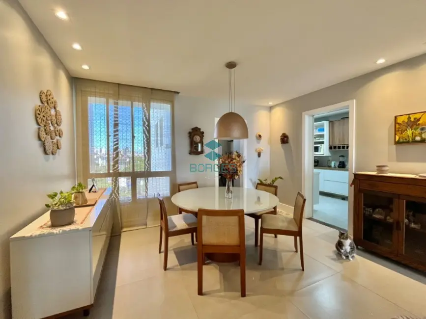 Apartamento com 4 quartos para alugar, 193m2 em Horto Florestal, Salvador - BA - imagem 4 Foto 4 de Apartamento com 4 quartos para alugar, 193m2 em Horto Florestal, Salvador - BA