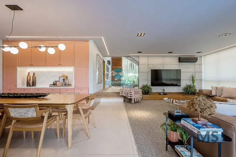 Casa de Condomínio com 5 quartos à venda, 660m2 em Alphaville II, Salvador - BA - imagem 3 Foto 3 de Casa de Condomínio com 5 quartos à venda, 660m2 em Alphaville II, Salvador - BA