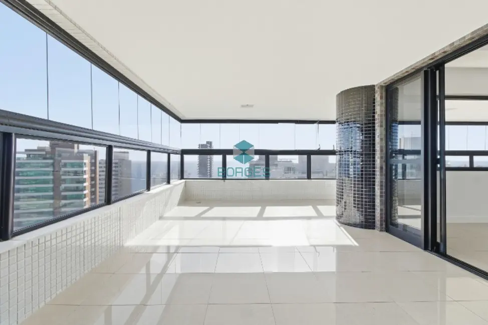 Foto 1 de Apartamento com 4 quartos à venda, 210m2 em Barra, Salvador - BA