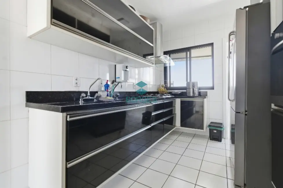 Foto 8 de Apartamento com 4 quartos à venda, 210m2 em Barra, Salvador - BA