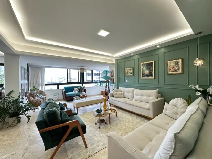 Foto 1 de Apartamento com 4 quartos à venda, 200m2 em Graça, Salvador - BA