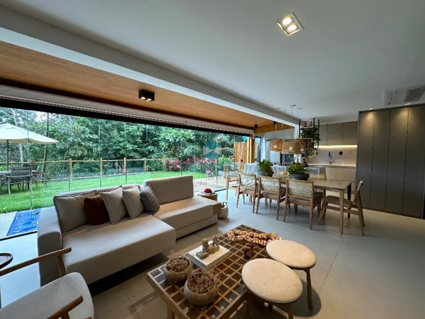 Foto 1 de Casa de Condomínio com 3 quartos à venda, 115m2 em Mata De Sao Joao - BA