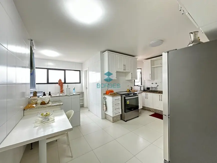 Foto 9 de Apartamento com 4 quartos à venda, 244m2 em Pituba, Salvador - BA