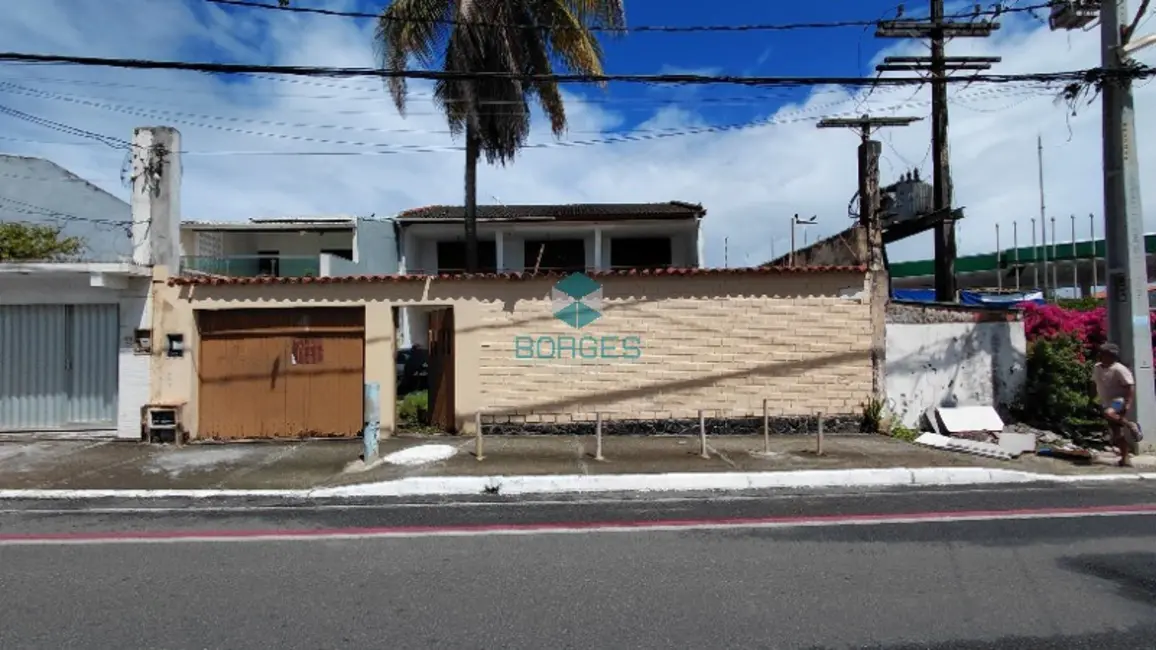 Foto 2 de Casa com 4 quartos à venda, 300m2 em Itapuã, Salvador - BA