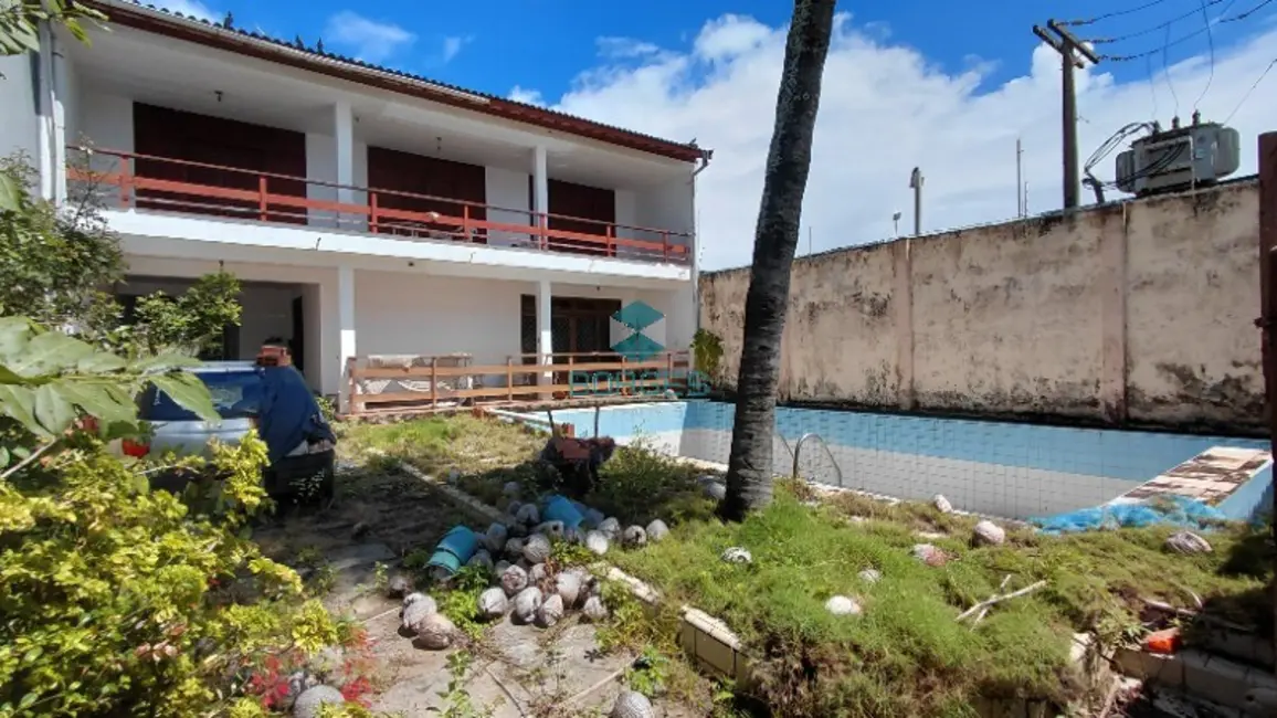 Foto 1 de Casa com 4 quartos à venda, 300m2 em Itapuã, Salvador - BA