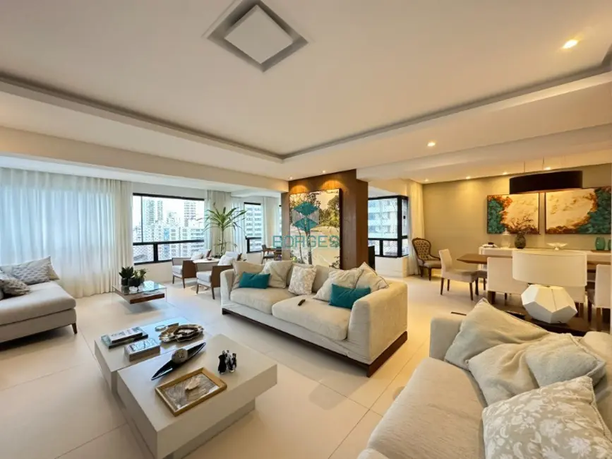 Foto 1 de Apartamento com 4 quartos à venda, 220m2 em Graça, Salvador - BA