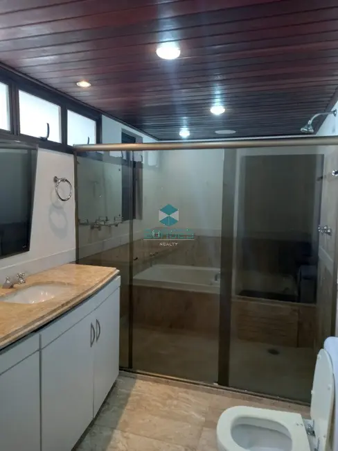 Apartamento com 4 quartos para alugar, 267m2 em Rio Vermelho, Salvador - BA - imagem 8 Foto 8 de Apartamento com 4 quartos para alugar, 267m2 em Rio Vermelho, Salvador - BA