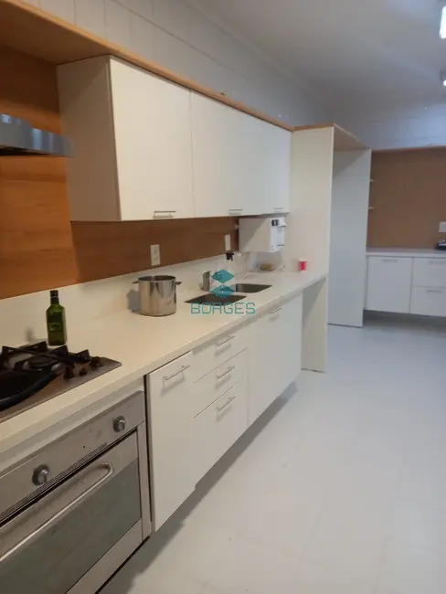 Apartamento com 4 quartos para alugar, 267m2 em Rio Vermelho, Salvador - BA - imagem 5 Foto 5 de Apartamento com 4 quartos para alugar, 267m2 em Rio Vermelho, Salvador - BA