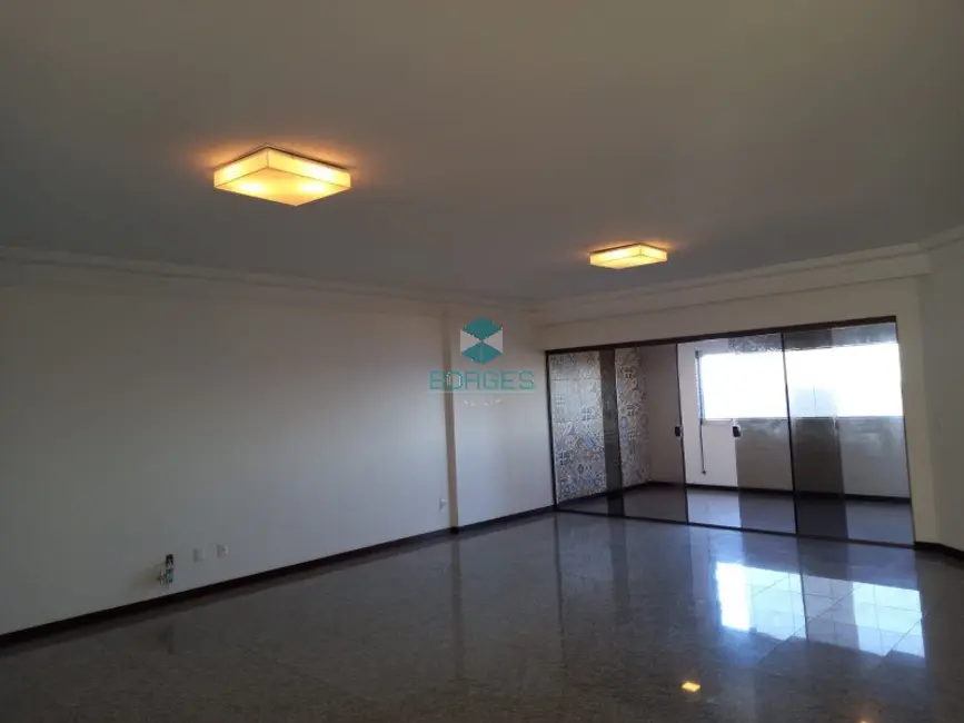 Apartamento com 4 quartos para alugar, 267m2 em Rio Vermelho, Salvador - BA - imagem 1 Foto 1 de Apartamento com 4 quartos para alugar, 267m2 em Rio Vermelho, Salvador - BA