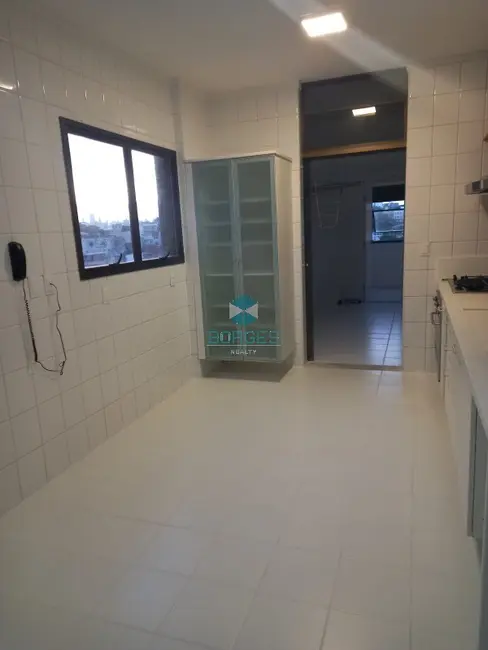 Apartamento com 4 quartos para alugar, 267m2 em Rio Vermelho, Salvador - BA - imagem 4 Foto 4 de Apartamento com 4 quartos para alugar, 267m2 em Rio Vermelho, Salvador - BA
