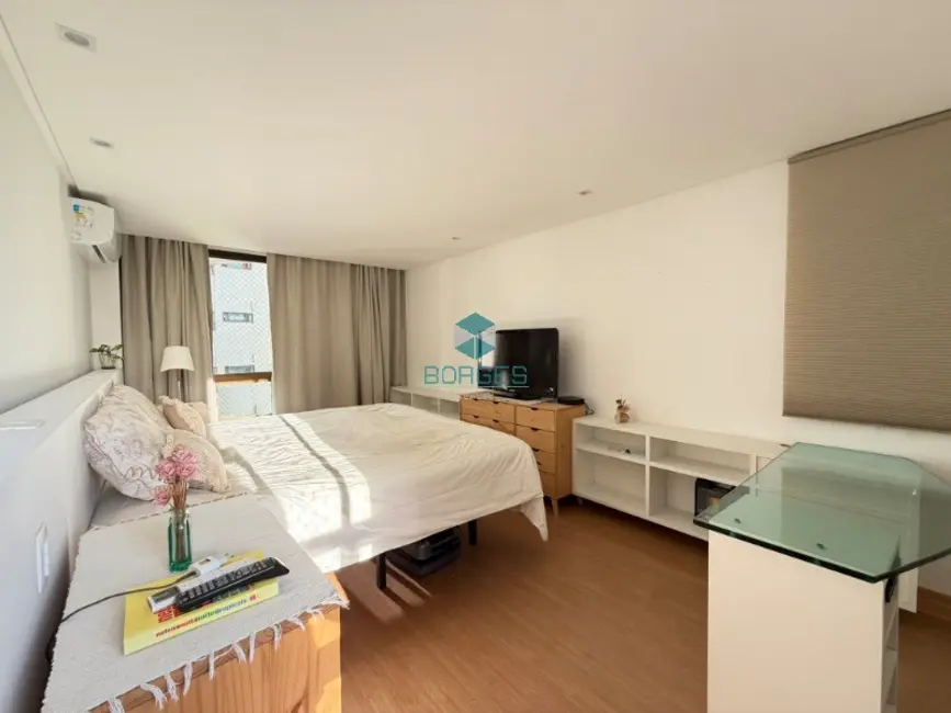 Foto 9 de Apartamento com 4 quartos à venda, 195m2 em Horto Florestal, Salvador - BA