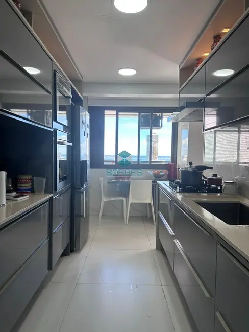 Apartamento com 3 quartos à venda, 183m2 em Graça, Salvador - BA - imagem 6 Foto 6 de Apartamento com 3 quartos à venda, 183m2 em Graça, Salvador - BA