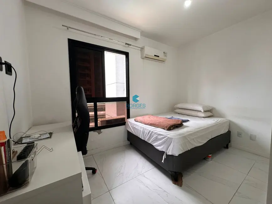 Apartamento com 4 quartos à venda, 144m2 em Jardim Apipema, Salvador - BA - imagem 5 Foto 5 de Apartamento com 4 quartos à venda, 144m2 em Jardim Apipema, Salvador - BA
