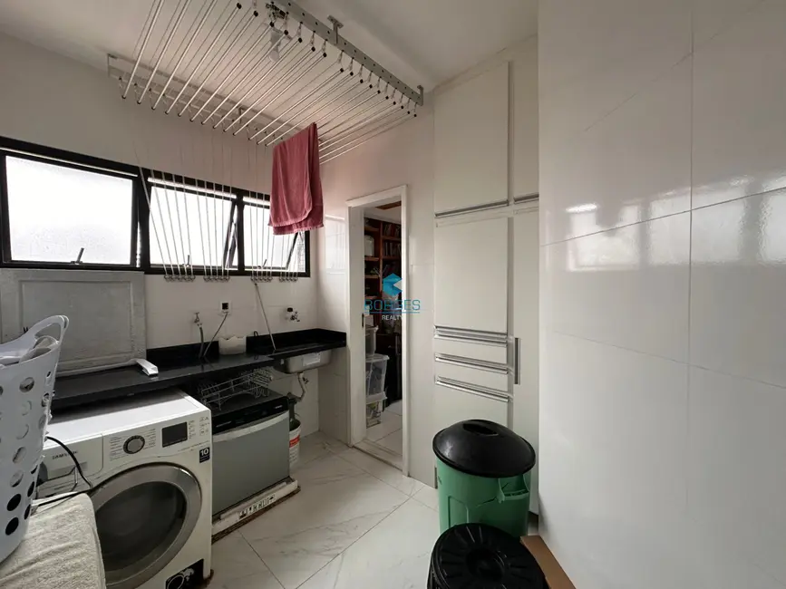 Apartamento com 4 quartos à venda, 144m2 em Jardim Apipema, Salvador - BA - imagem 4 Foto 4 de Apartamento com 4 quartos à venda, 144m2 em Jardim Apipema, Salvador - BA
