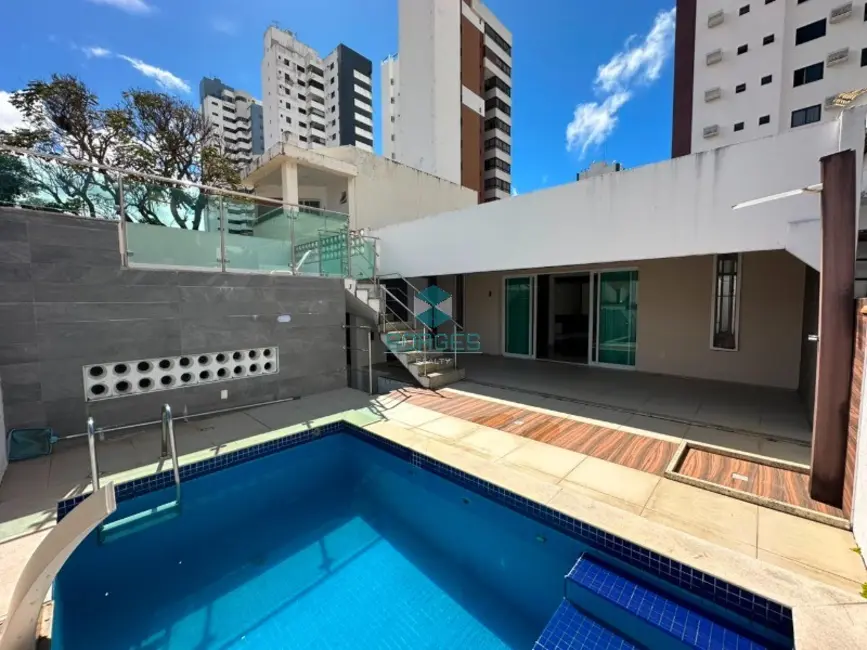 Casa com 4 quartos à venda, 380m2 em Pituba, Salvador - BA - imagem 2 Foto 2 de Casa com 4 quartos à venda, 380m2 em Pituba, Salvador - BA