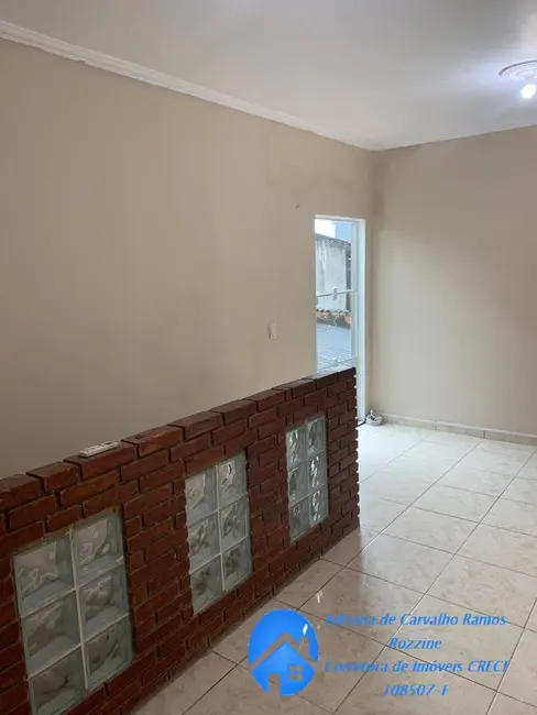 Foto 2 de Casa com 3 quartos à venda, 125m2 em Vila Sul Americana, Carapicuiba - SP