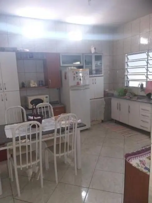 Casa com 2 quartos à venda, 250m2 em Jardim Cibele, Carapicuiba - SP - imagem 3 Foto 3 de Casa com 2 quartos à venda, 250m2 em Jardim Cibele, Carapicuiba - SP