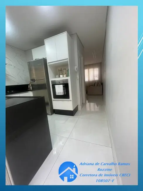 Foto 2 de Casa com 2 quartos à venda, 60m2 em Carapicuiba - SP