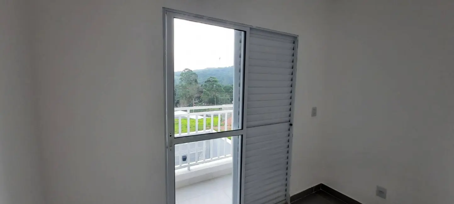 Sobrado com 3 quartos à venda, 100m2 em Chácara Roselândia, Cotia - SP - imagem 6 Foto 6 de Sobrado com 3 quartos à venda, 100m2 em Chácara Roselândia, Cotia - SP