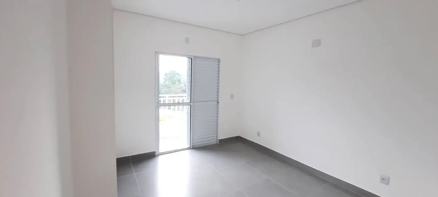 Sobrado com 3 quartos à venda, 100m2 em Chácara Roselândia, Cotia - SP - imagem 5 Foto 5 de Sobrado com 3 quartos à venda, 100m2 em Chácara Roselândia, Cotia - SP