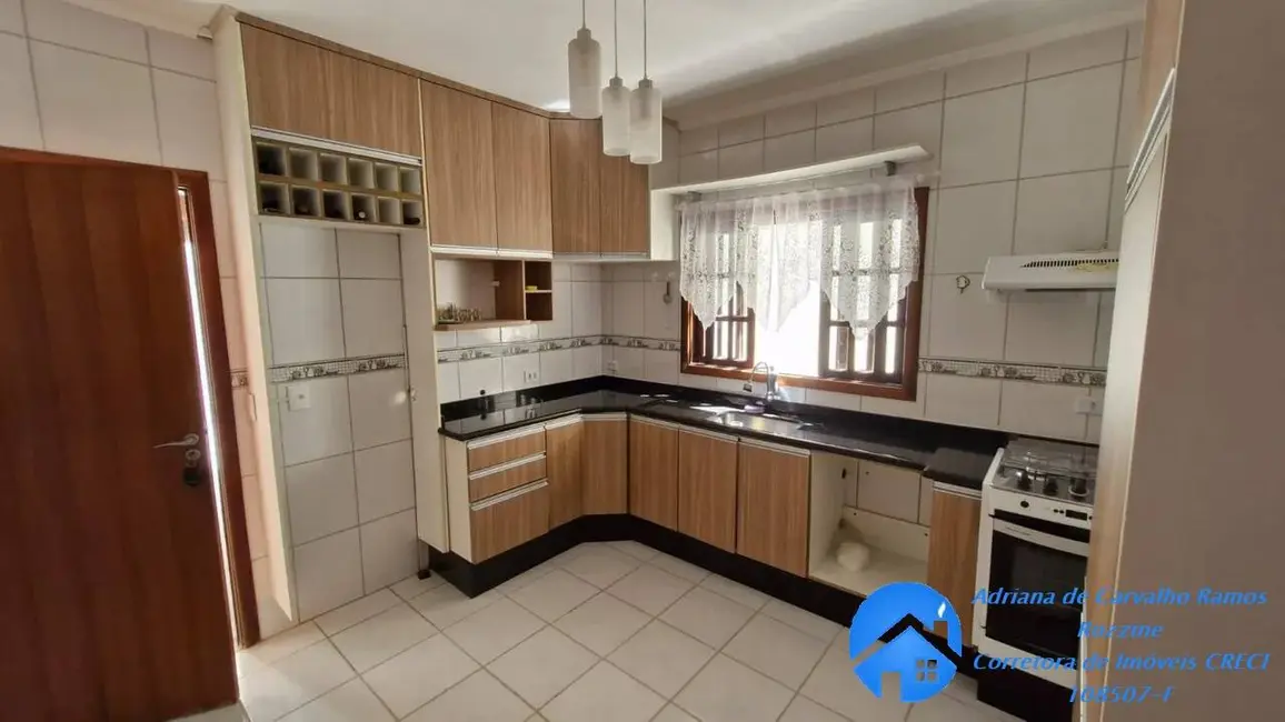 Foto 1 de Casa com 2 quartos à venda, 250m2 em Jardim Rio das Pedras, Cotia - SP