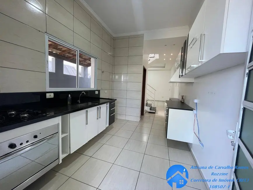 Sobrado com 3 quartos à venda, 133m2 em Nakamura Park, Cotia - SP - imagem 3 Foto 3 de Sobrado com 3 quartos à venda, 133m2 em Nakamura Park, Cotia - SP