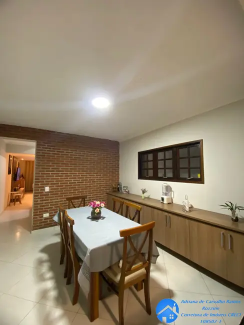 Foto 3 de Casa com 3 quartos à venda, 230m2 em Vila Sul Americana, Carapicuiba - SP