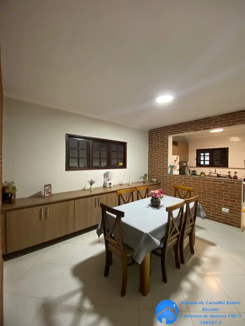 Foto 2 de Casa com 3 quartos à venda, 230m2 em Vila Sul Americana, Carapicuiba - SP