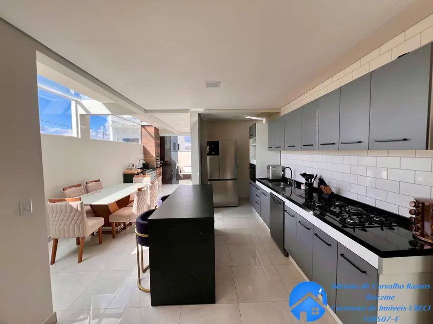 Foto 4 de Casa de Condomínio com 3 quartos à venda, 125m2 em das Pedras, Cotia - SP