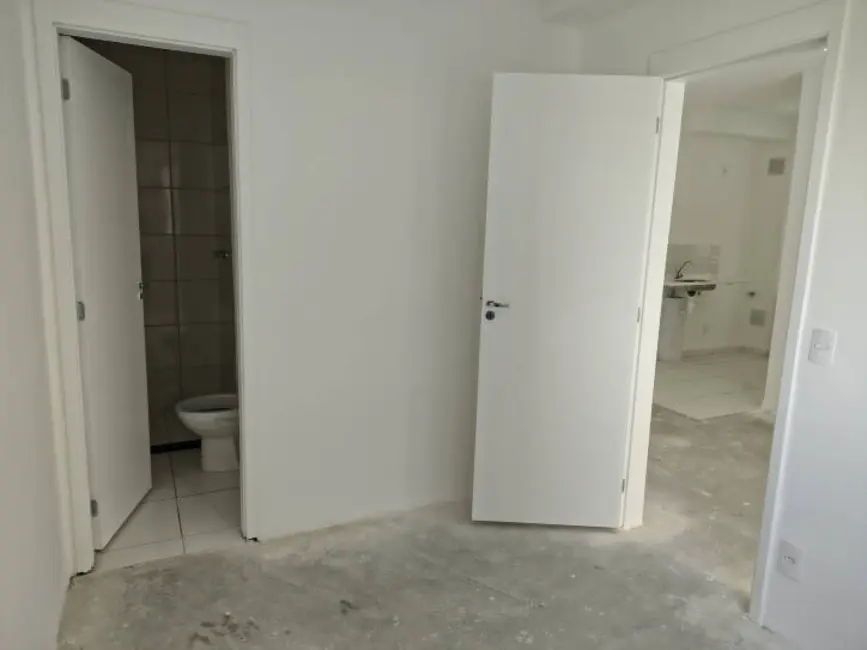 Foto 5 de Apartamento com 2 quartos à venda, 45m2 em Vila Sul Americana, Carapicuiba - SP
